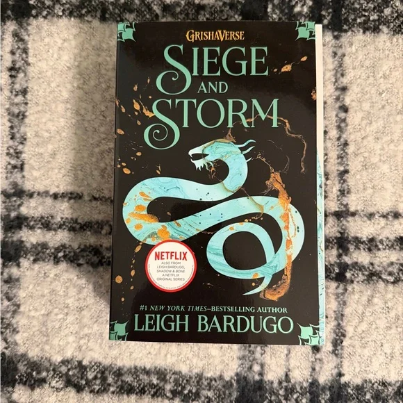 Grishaverse Book Trilogy Set in Paperback by Leigh Bardugo - Picture 9 of 12